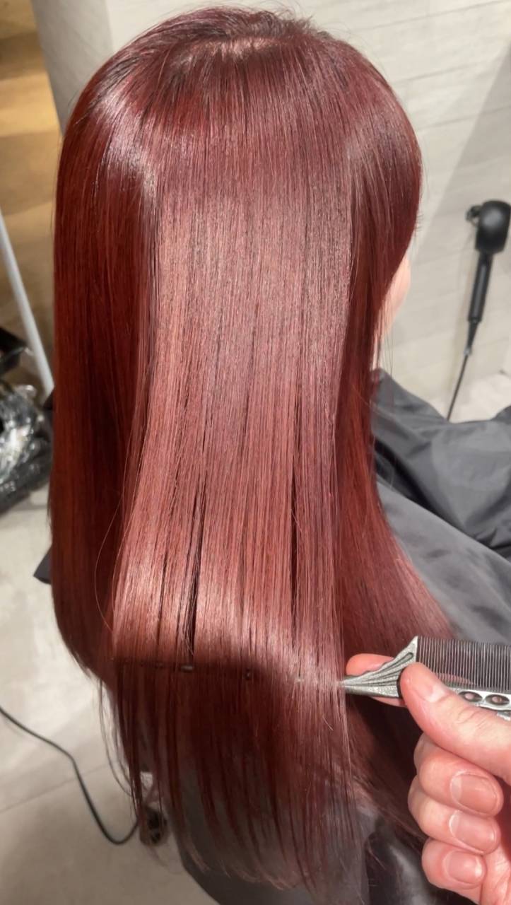 ツヤと発色が両立。鮮やかな“チェリーピンク”のハイトーンカラーで魅せる髪に！自由が丘の美容室ANNDER東京髪質改善