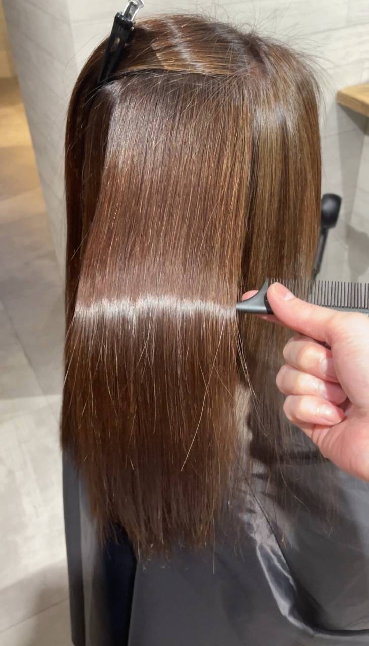 ダメージを感じさせない“うるツヤストレート”。TOKIOストレートで髪質強化しながら美しく！自由が丘の美容室ANNDER東京