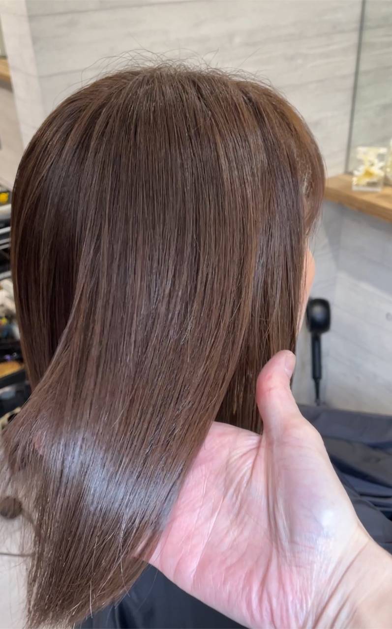 赤みを抑えた透明感グレージュカラーで髪が生まれ変わる！ANNDER アンダー 東京 美容室