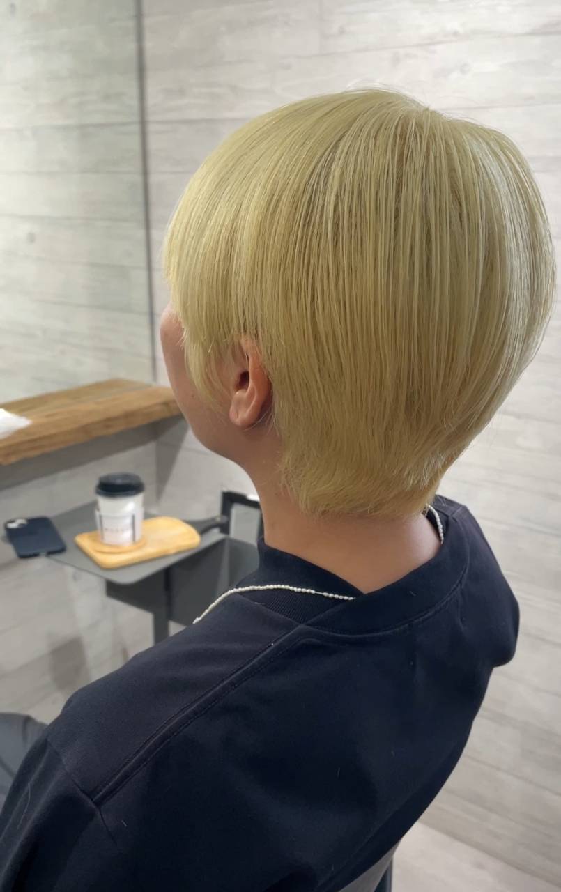 ブリーチ2回の抜きっぱなしブロンドショート自由が丘の美容室ANNDER東京